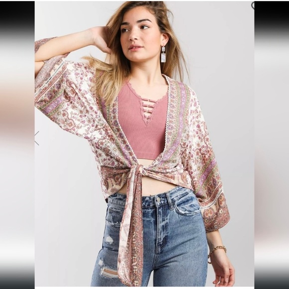 Daytrip Kimono Top - Picture 2 of 12